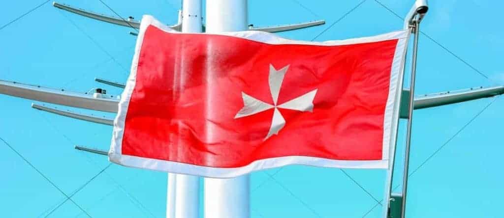 Die maltesische Flagge auf den Schiffen Europas